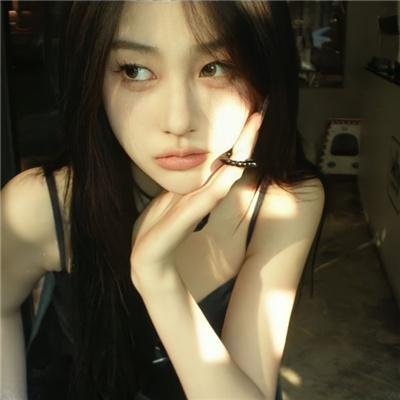 雾锁青松终见月